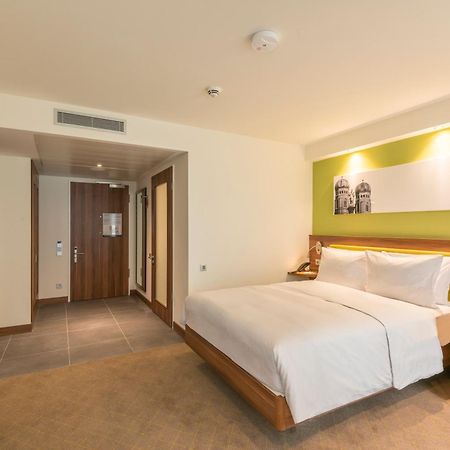 Hampton By Hilton Munich City West Exterior photo