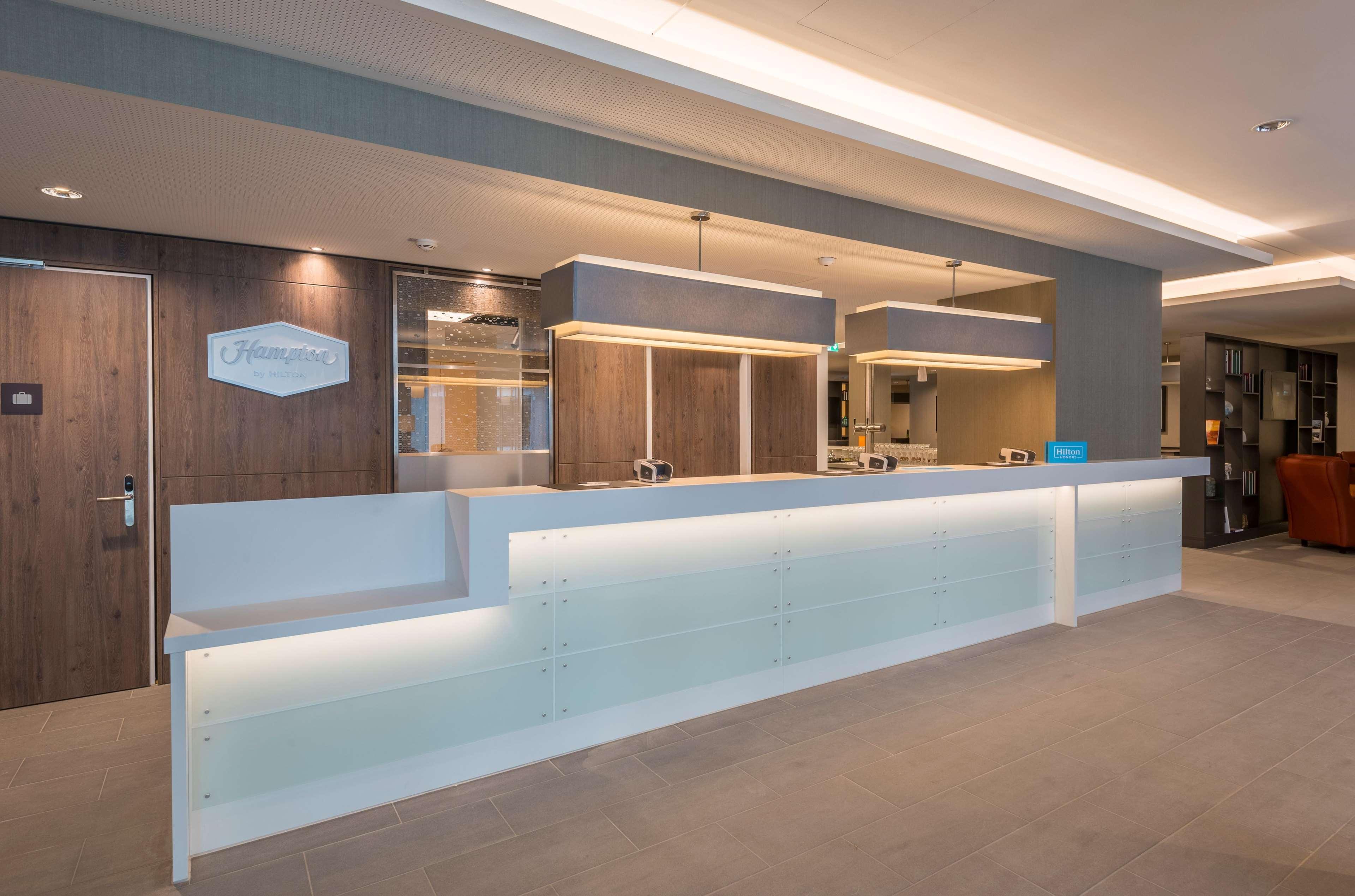 Hampton By Hilton Munich City West Exterior photo