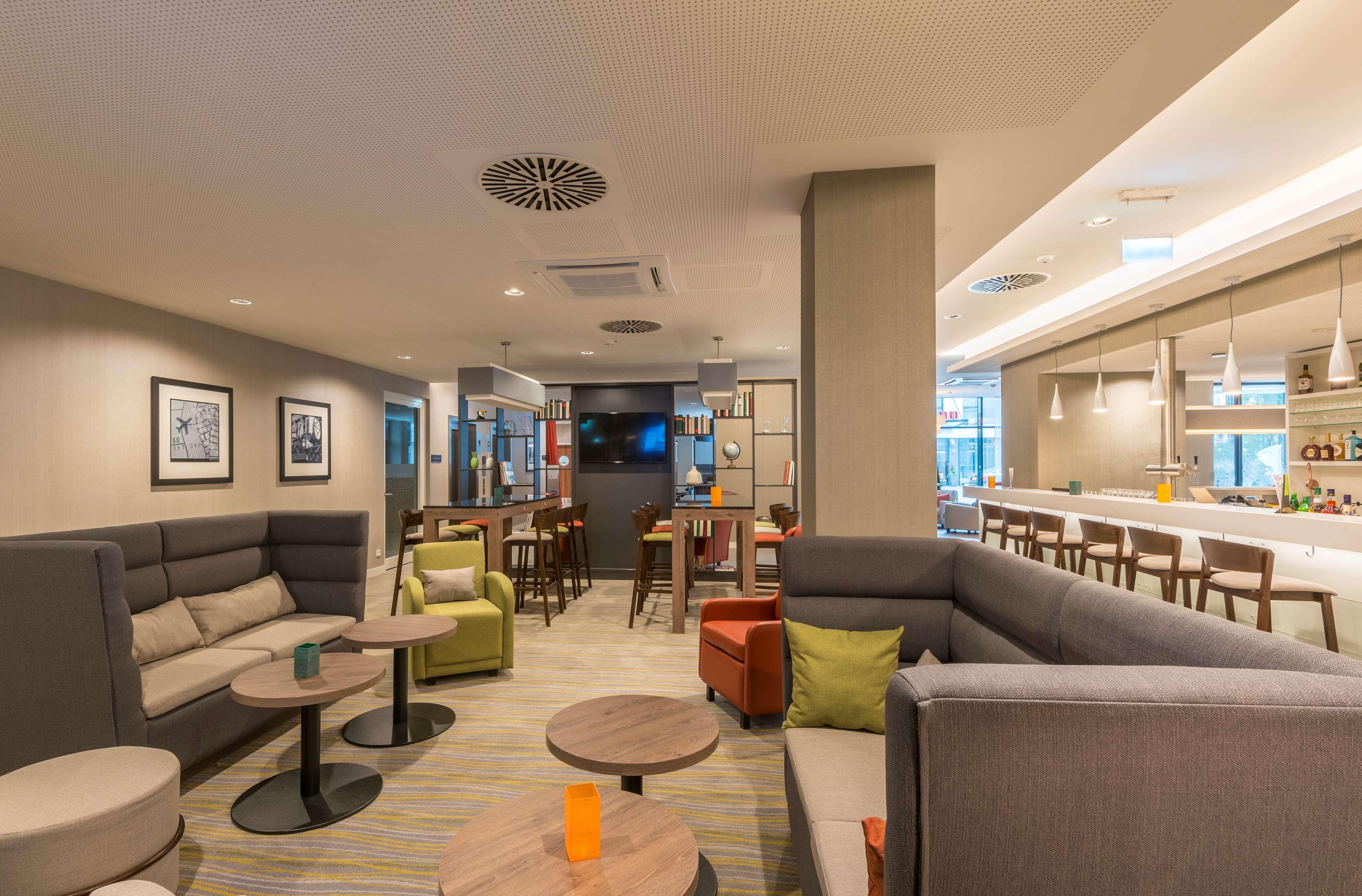 Hampton By Hilton Munich City West Exterior photo