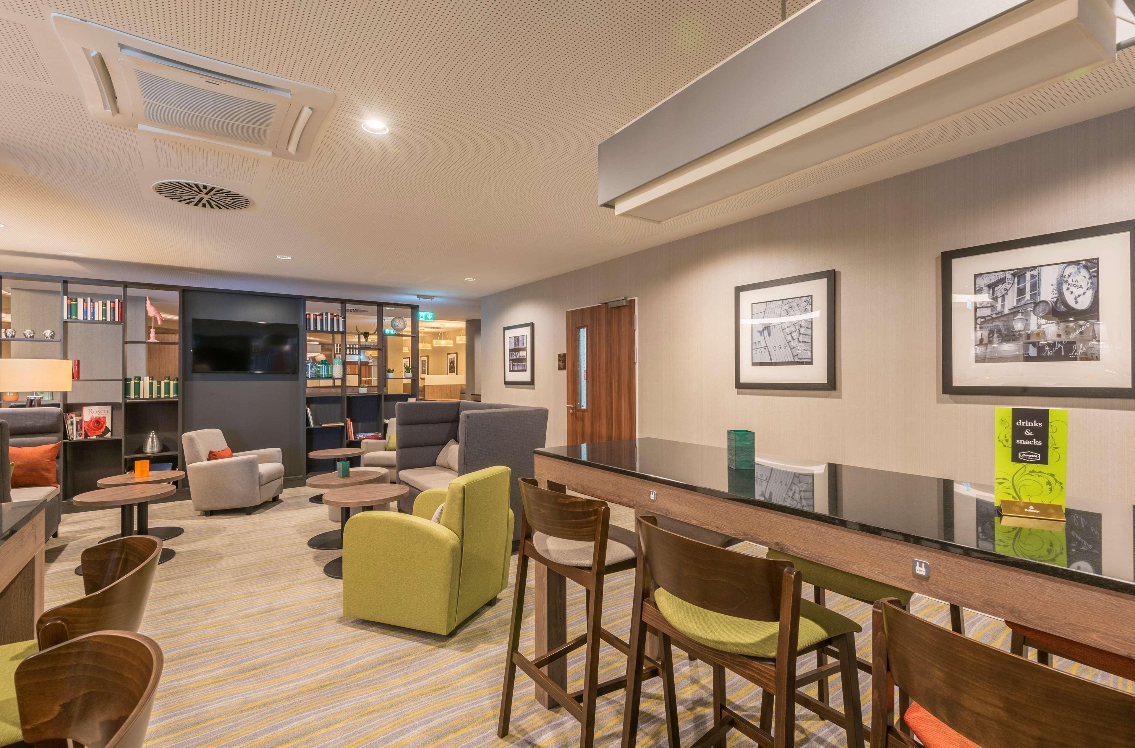 Hampton By Hilton Munich City West Exterior photo