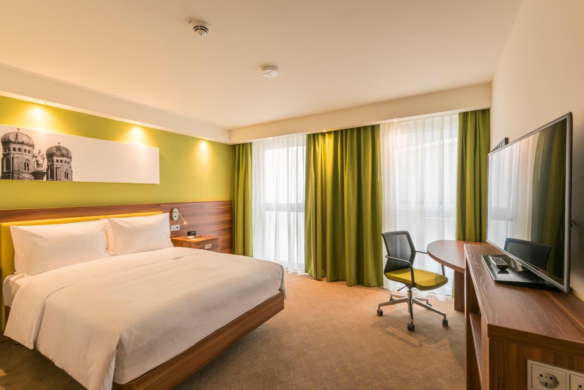 Hampton By Hilton Munich City West Exterior photo