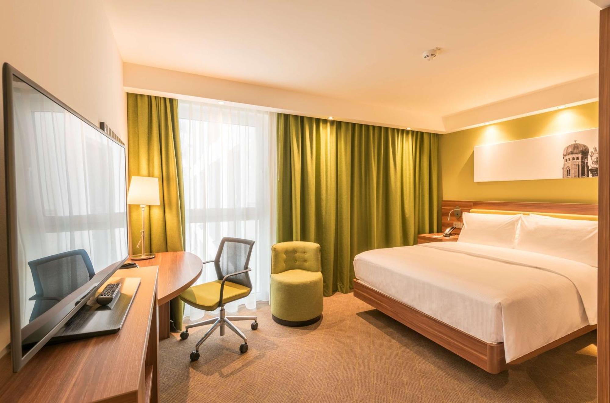 Hampton By Hilton Munich City West Exterior photo